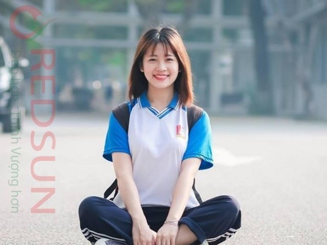 Chọn các màu trung tính như trắng, xanh dương, đỏ hoặc xám để dễ phối hợp.